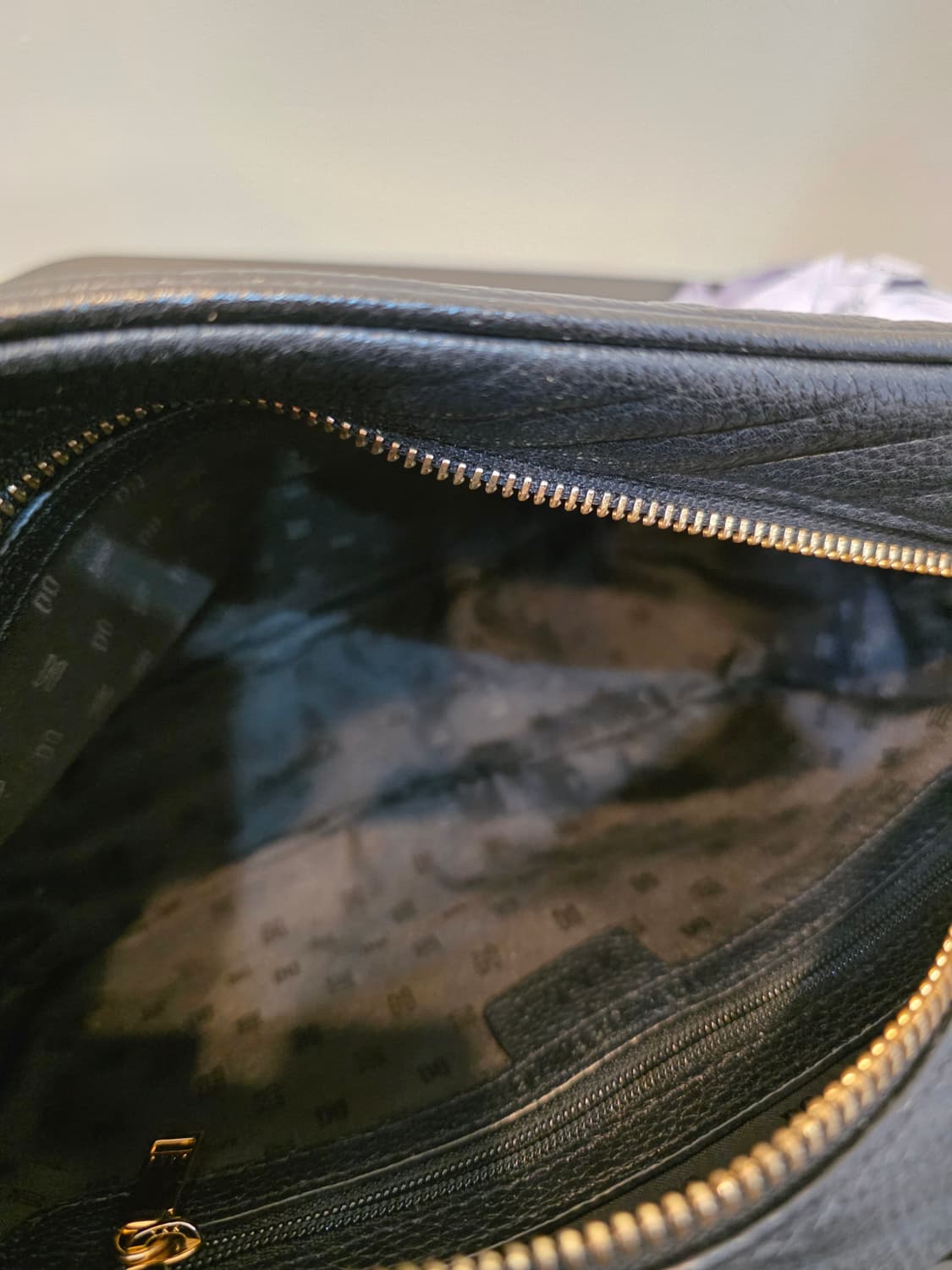 닥스 블랙 퀼팅 체인 크로스백 상품이미지7