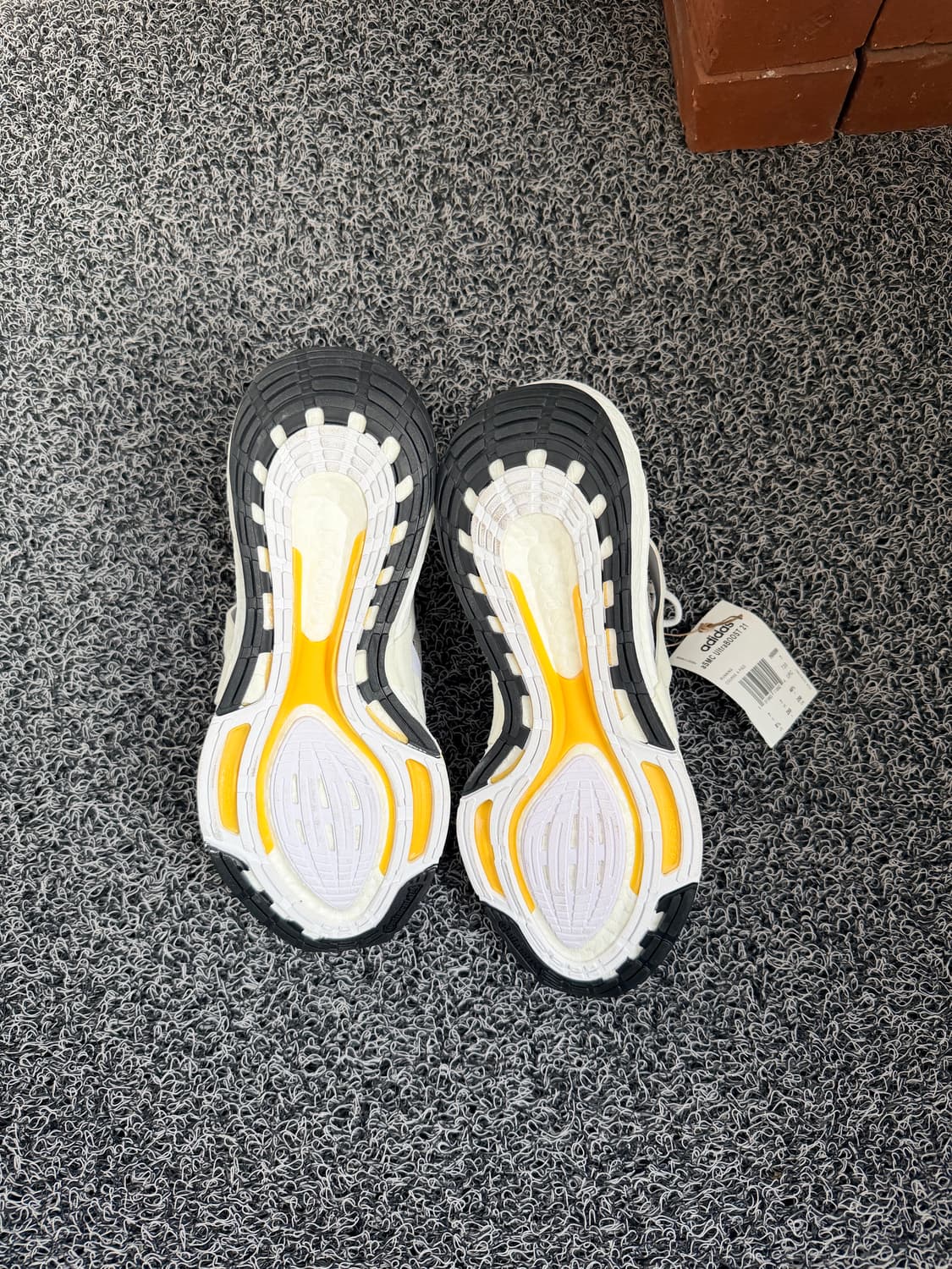 스텔라 맥카트니 x 아디다스 울트라부스트 21 상품이미지5