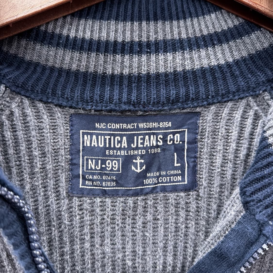 노티카 레글런 골지 반집업니트 배색 암패치 디테일 네이비 상품이미지7