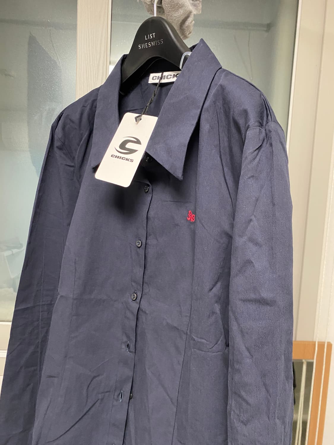 칙스 스탠다드 슬림핏 셔츠 네이비 상품이미지1