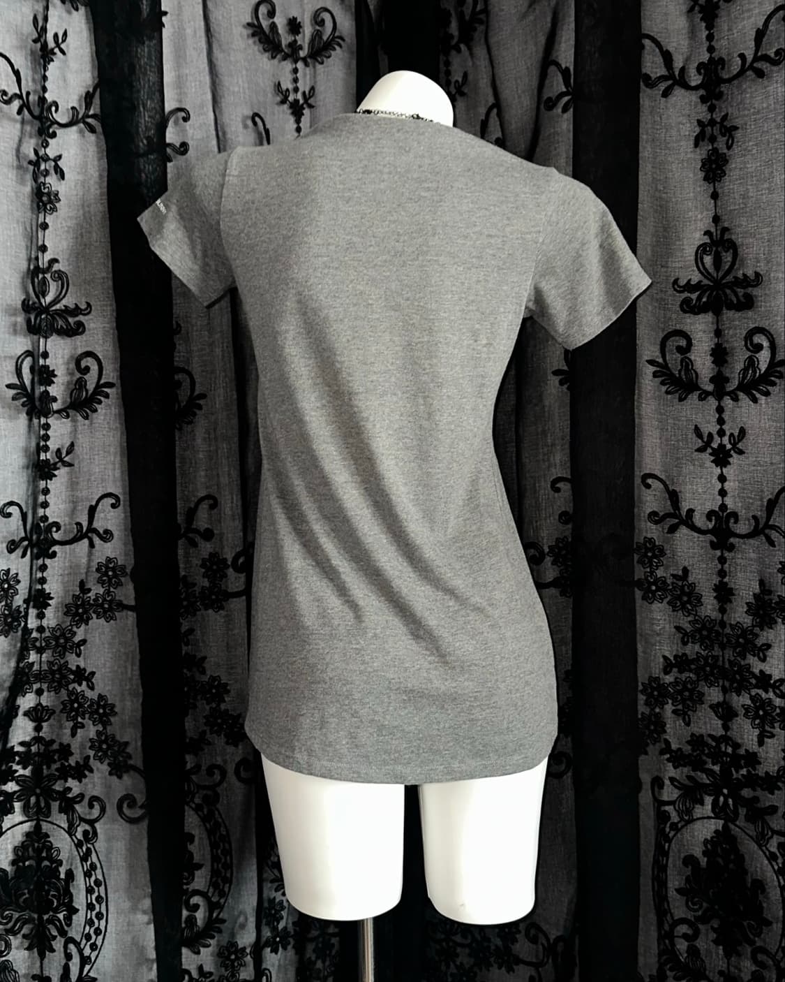 gray graphic t-shirt 상품이미지3