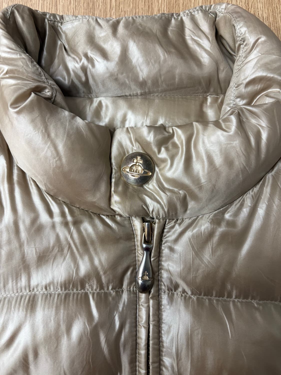 비비안 웨스트 우드 아카이빙 경량패딩 상품이미지4