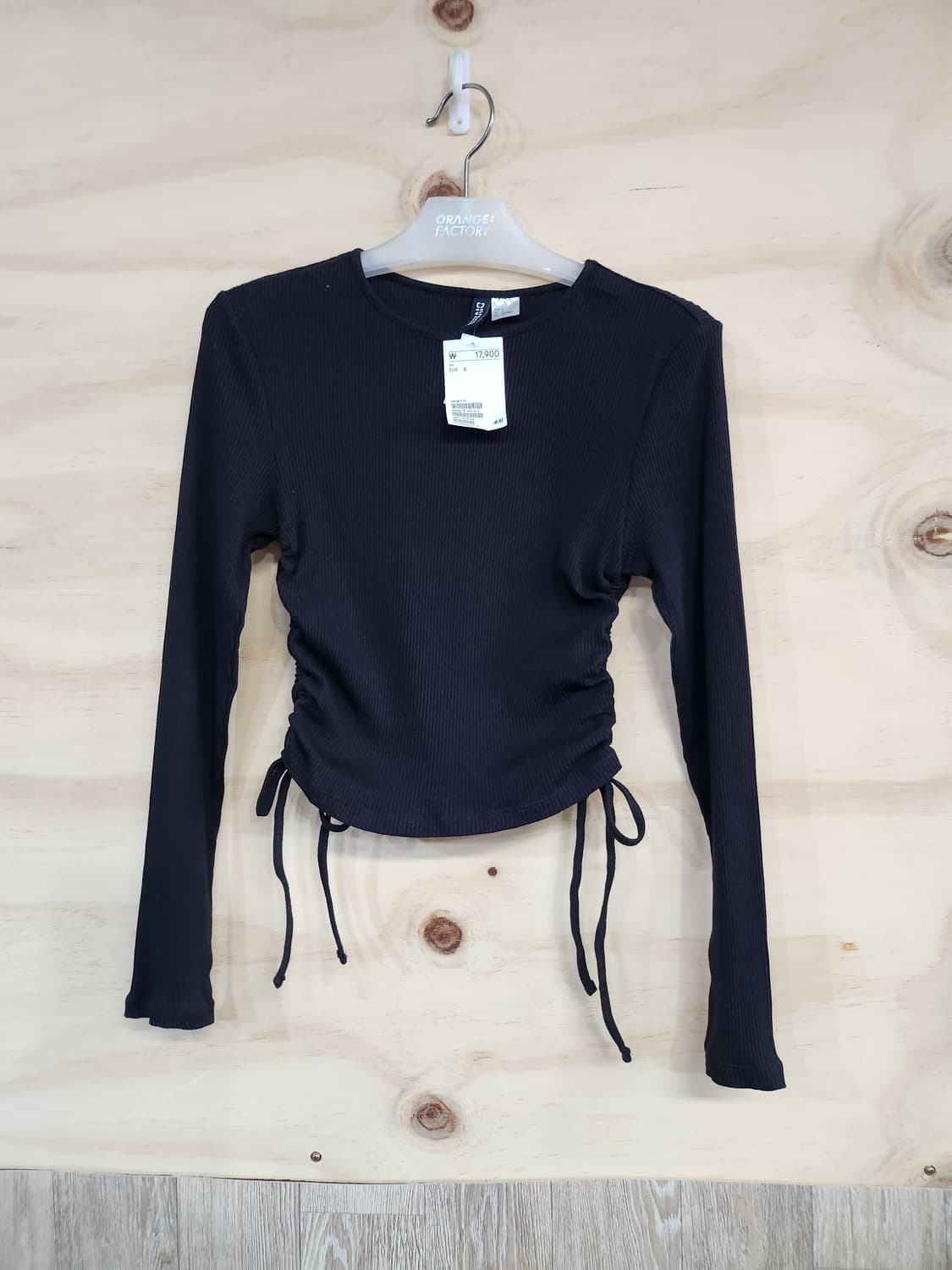 331) H&M 블랙 셔링 긴팔 티셔츠 상품이미지1