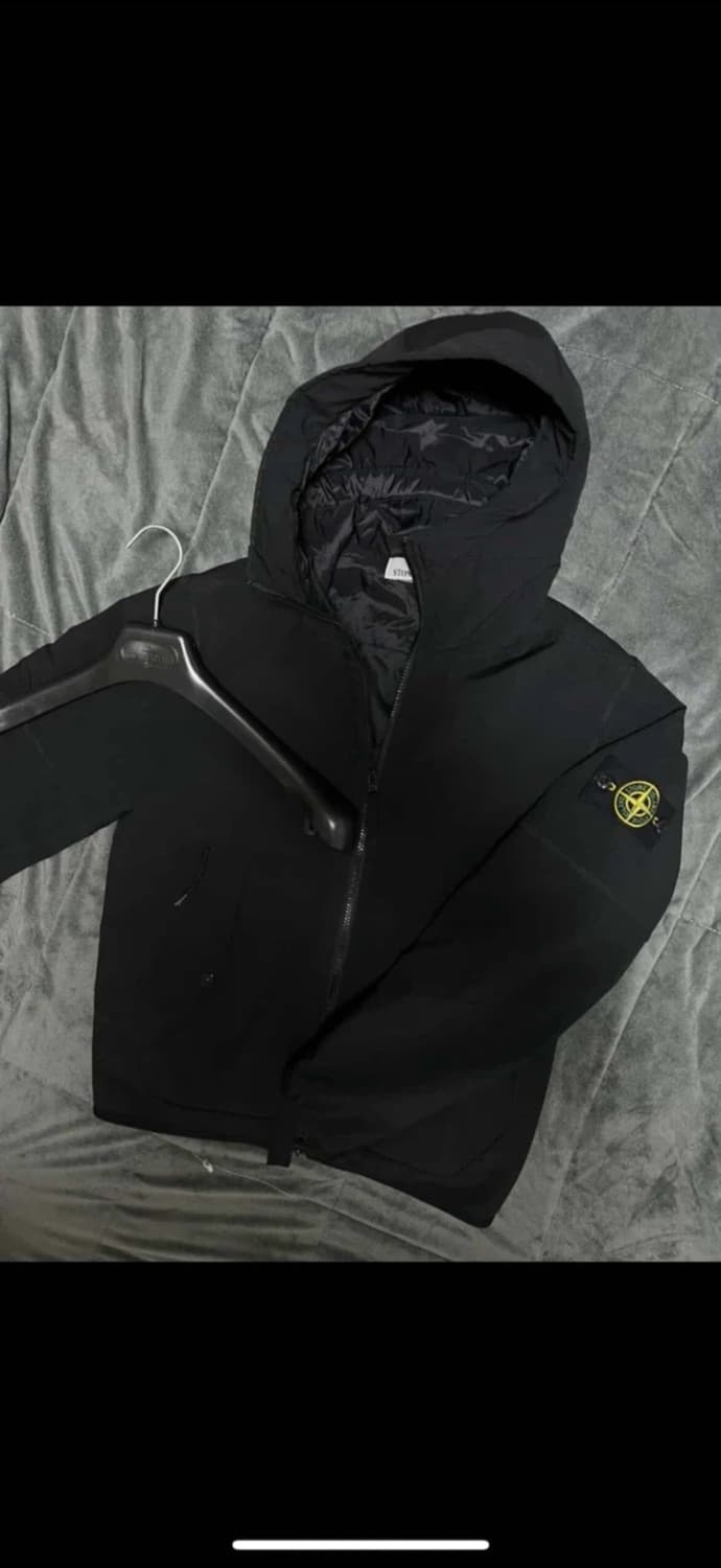 스톤아일랜드 소프트쉘 프리마로프트 바람막이 블랙 상품이미지1