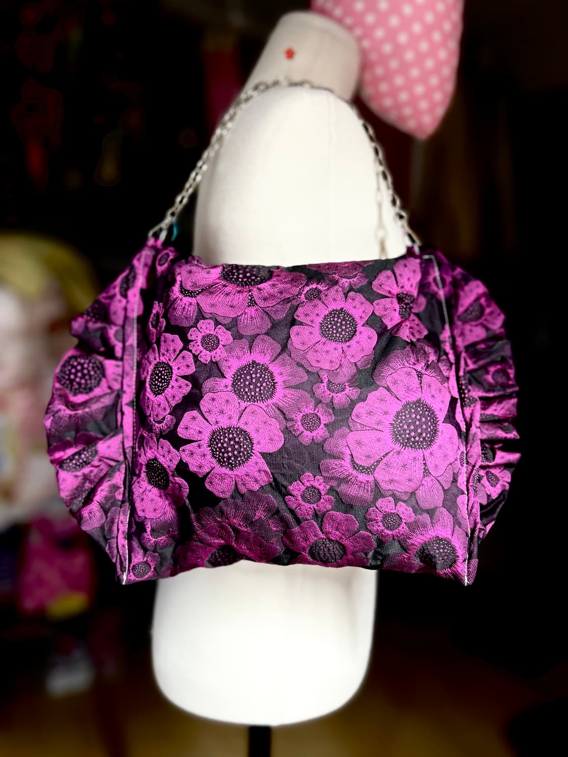 ･:*+. 핸드메이드 퍼플 화이트 패치 플라워 고딕 쿠션 가방 상품이미지3