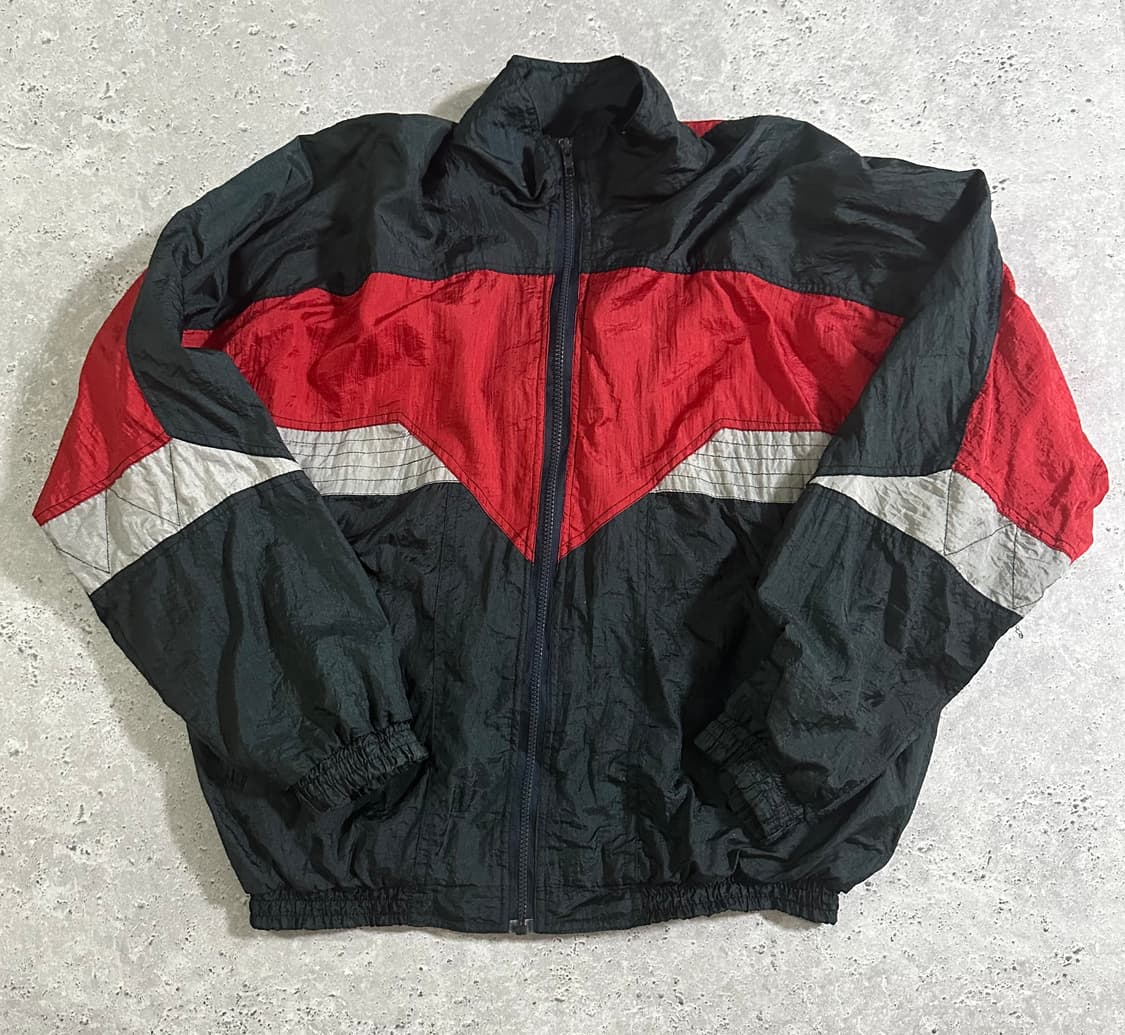 90s 빈티지 블랙 레드 쉐브론 윈드브레이커 상품이미지2