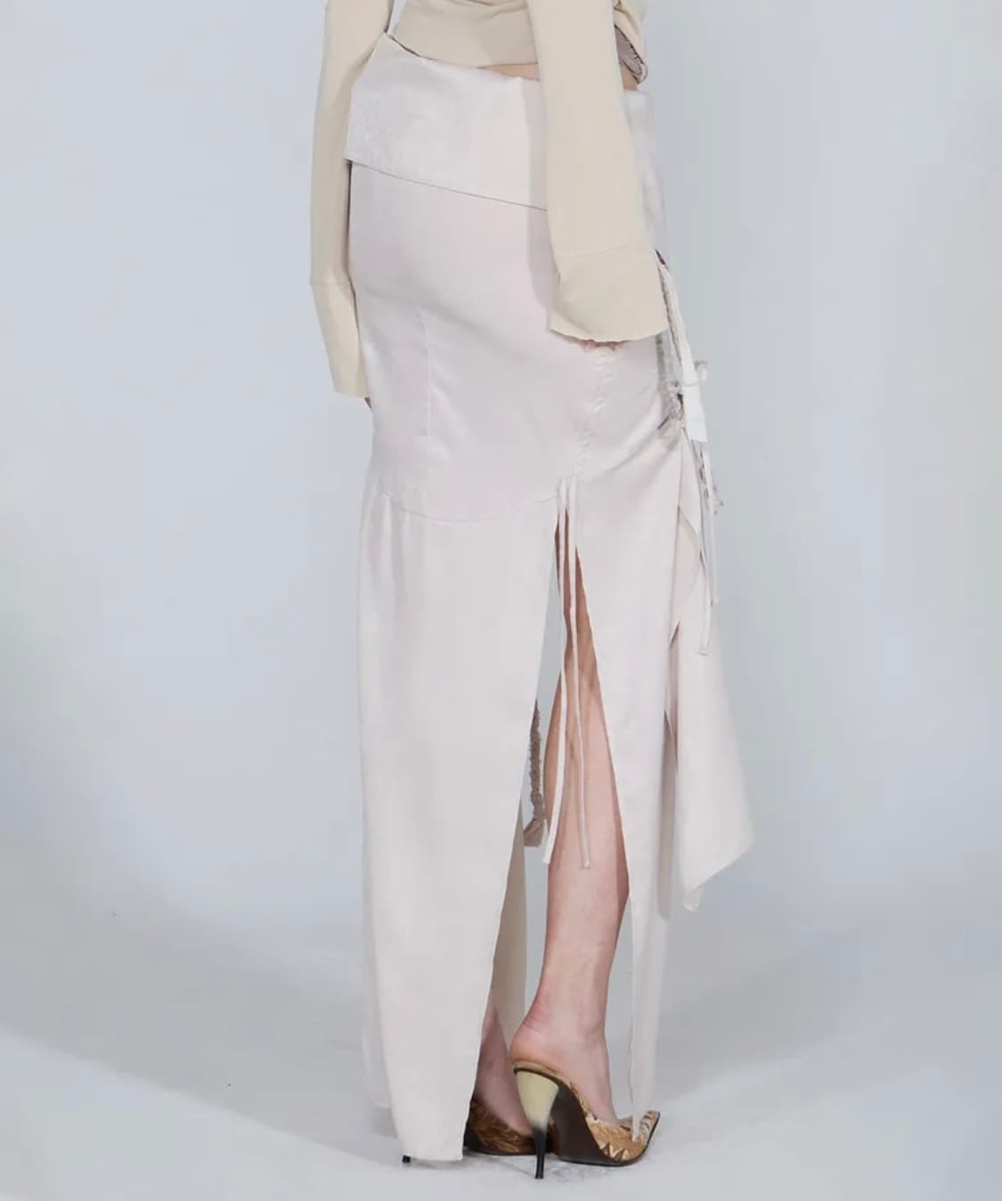 스컬프터 브레이드 디테일 새틴 로우 롱 스커트 상품이미지2