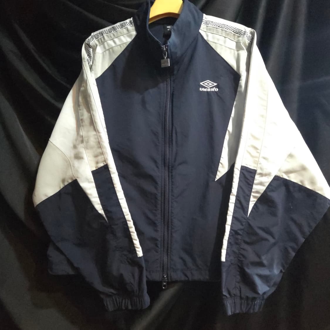 엄브로 웜업 바람막이 자켓 상품이미지2