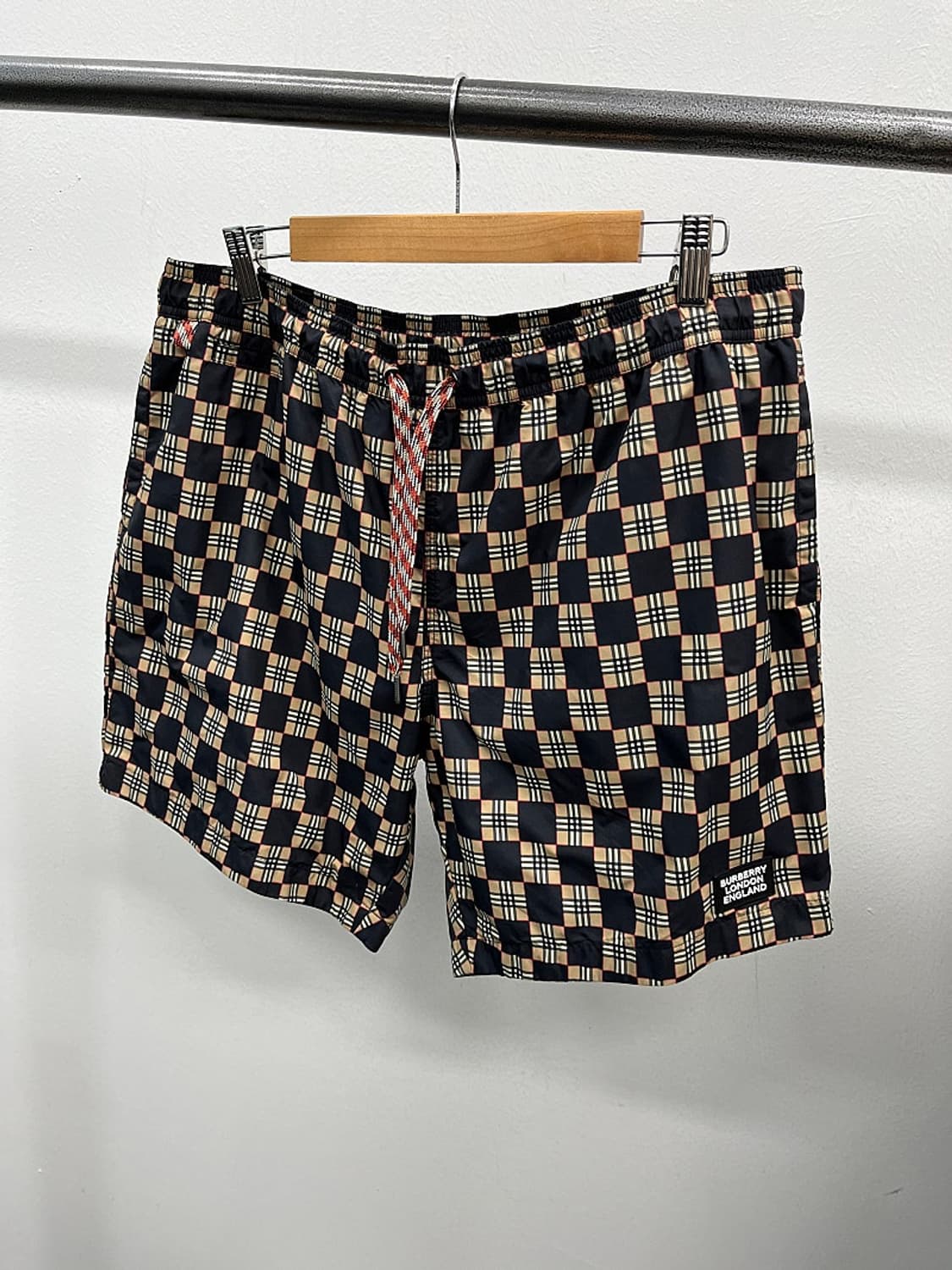 34) 버버리 신형 체크 쇼츠  상품이미지1