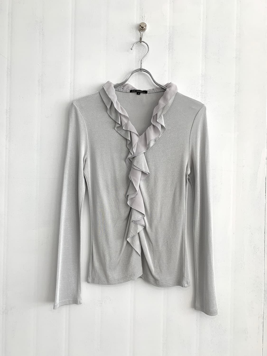 Silver Gray Ruffle Top 상품이미지7