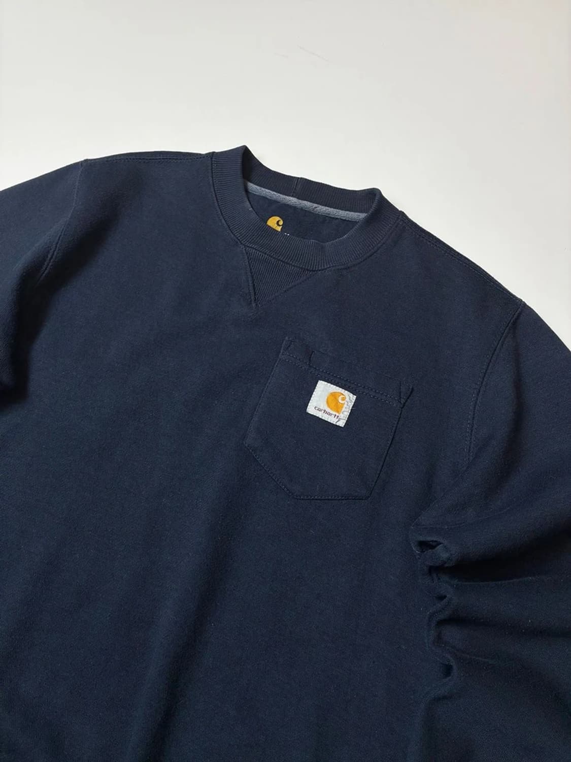 칼하트 크루넥 포켓 스웨트 맨투맨 PN8167 상품이미지2