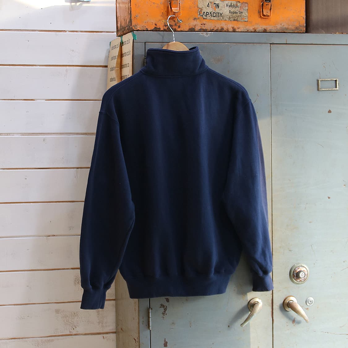 (착용컷) 컨버스 하프 집업 티셔츠 (남성용 100) 상품이미지2