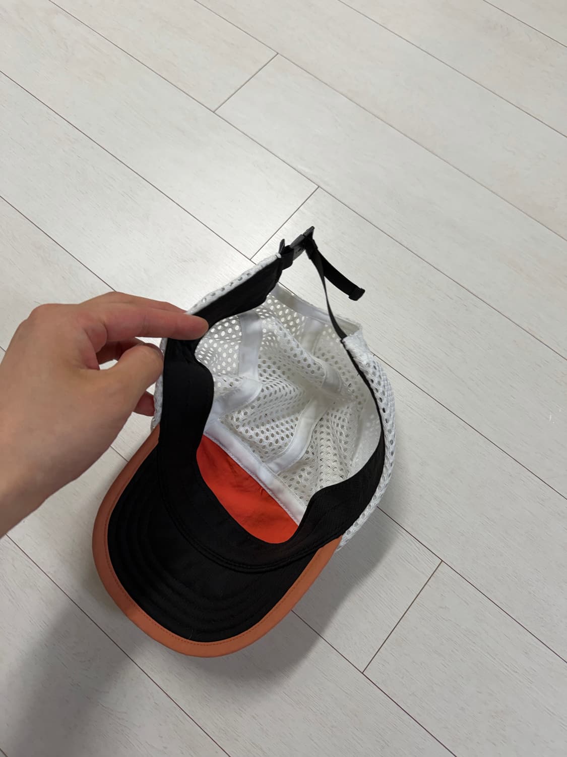 파타고니아 덕빌 캡  사진찍고 절대 착용안합니다  오염 안보여요 찢김은  상품이미지3