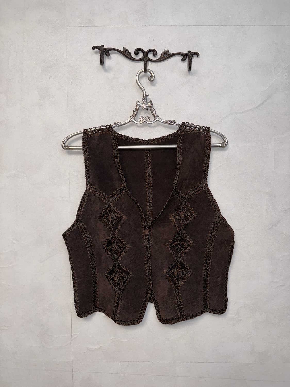 Dark brown suede bohemian crochet vest 상품이미지1