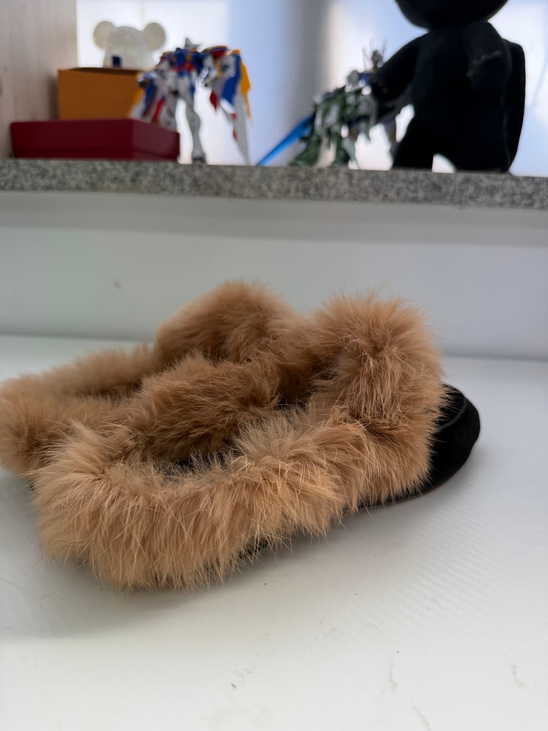 정품) UGG 어그 여성 퍼 물 슬리퍼 6L 상품이미지4