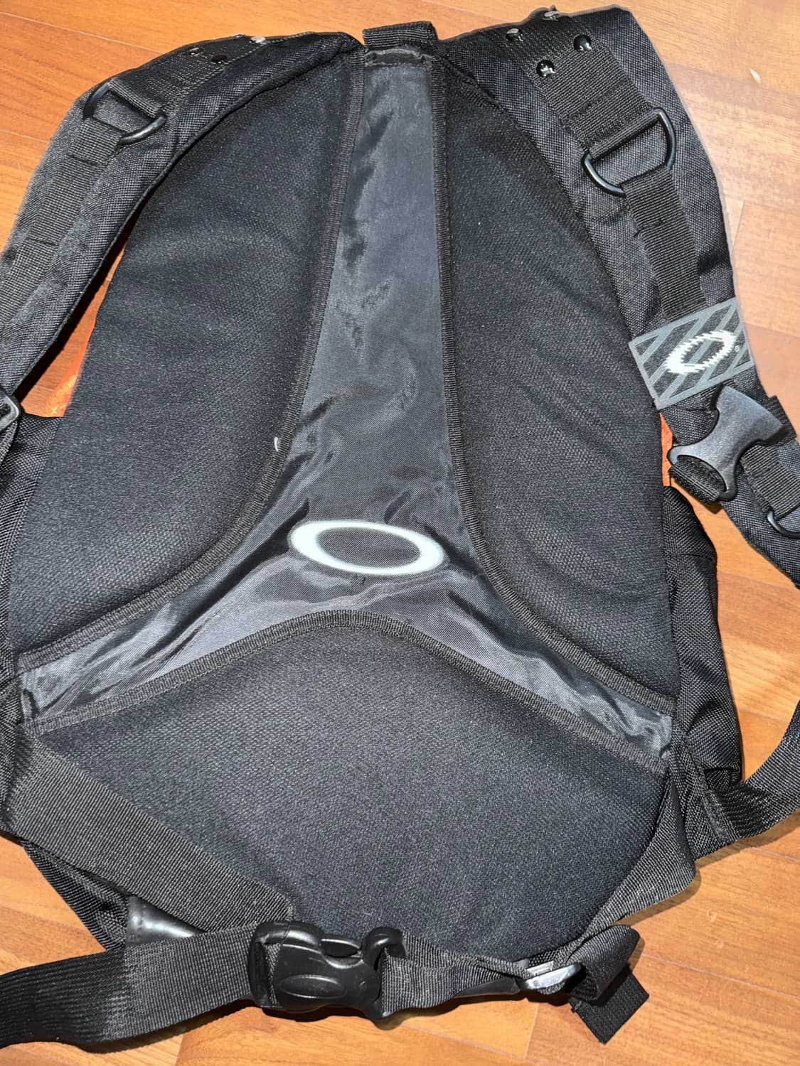 오클리 아웃도어 버클 백팩 상품이미지2