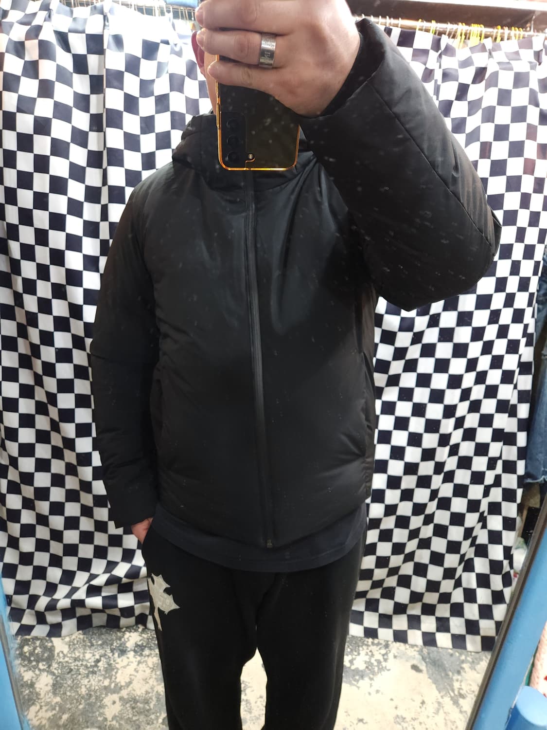 유니클로 하이브리드 후드 오리털 경량 패딩점퍼

 상품이미지7