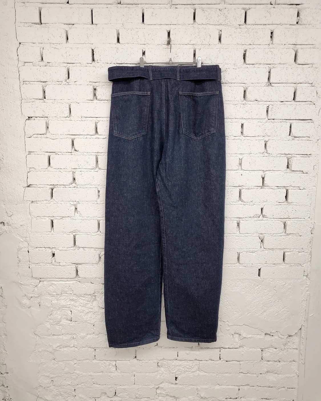 21FW 르메르 TWISTED BELTED 인디고 팬츠 상품이미지3