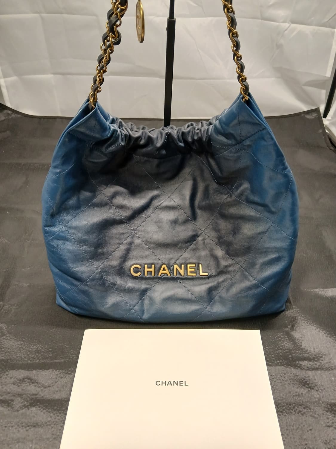 샤넬 22뱩 미디움 AS3261 상품이미지1