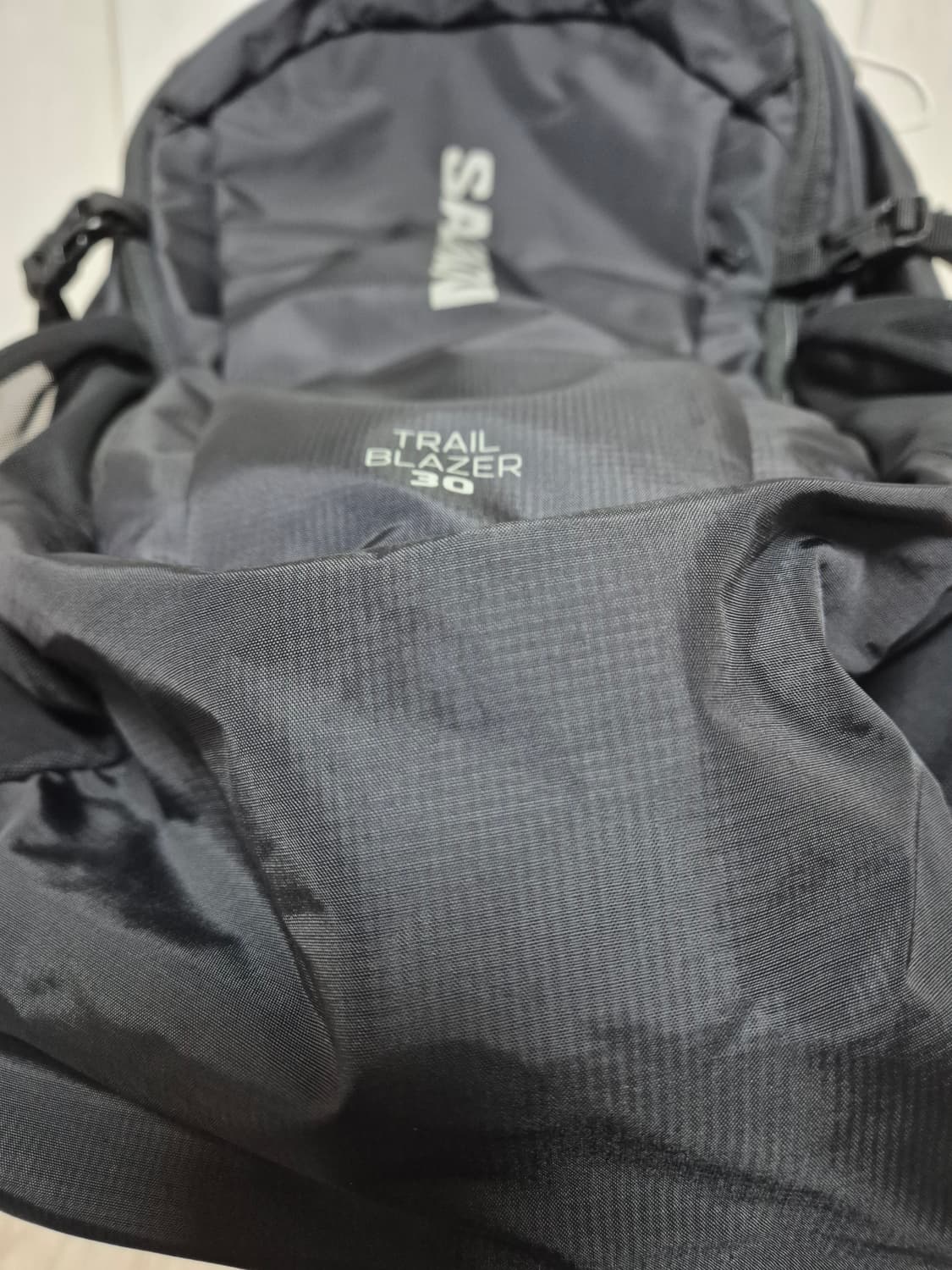 살로몬 트레일 블레이저 30L 블랙 백팩 상품이미지4