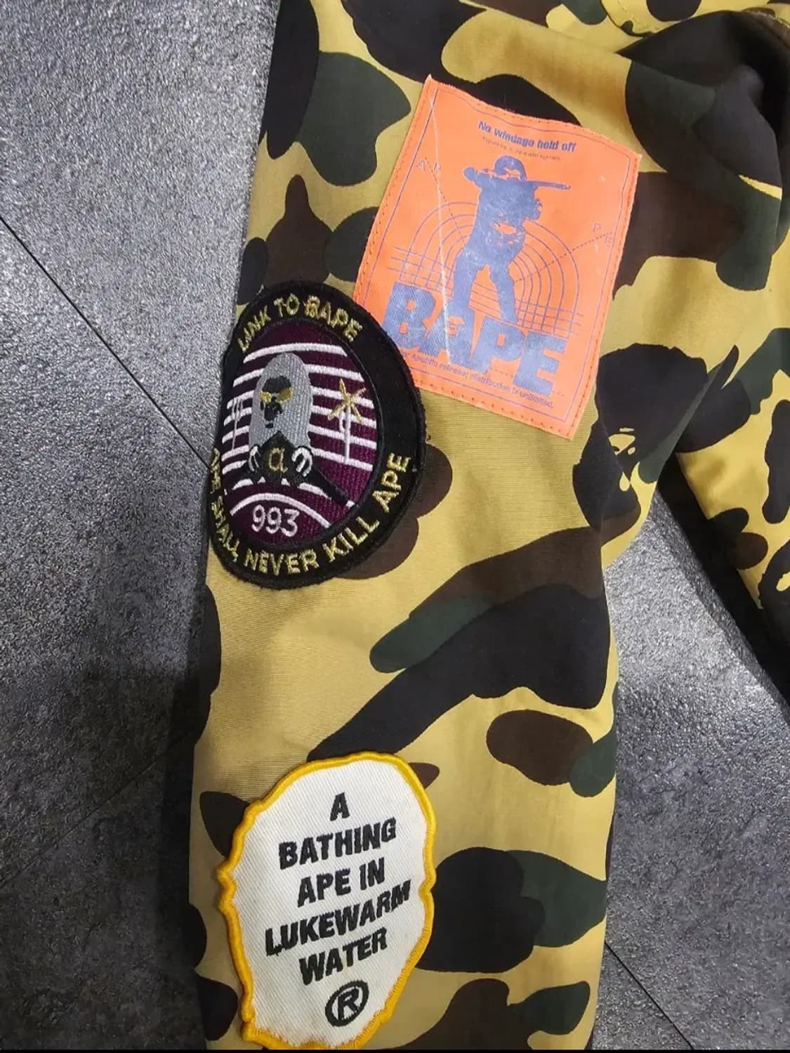 베이프 x 닥터마틴 코치자켓 상품이미지4