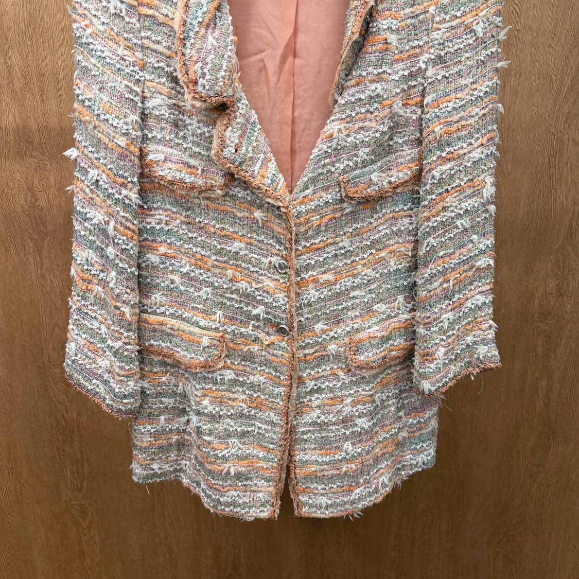 마인 트위드 자켓 멀티 스트라이프 프린지 숄 카라 디테일 레귤러핏 핑크 상품이미지5