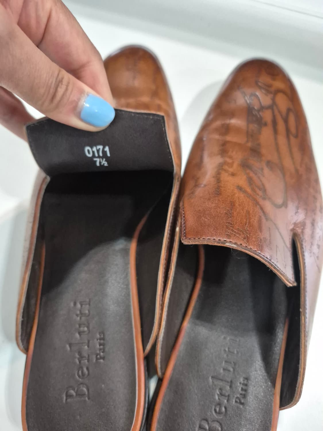 벨루티 남자 블로퍼 7.5size 상품이미지3