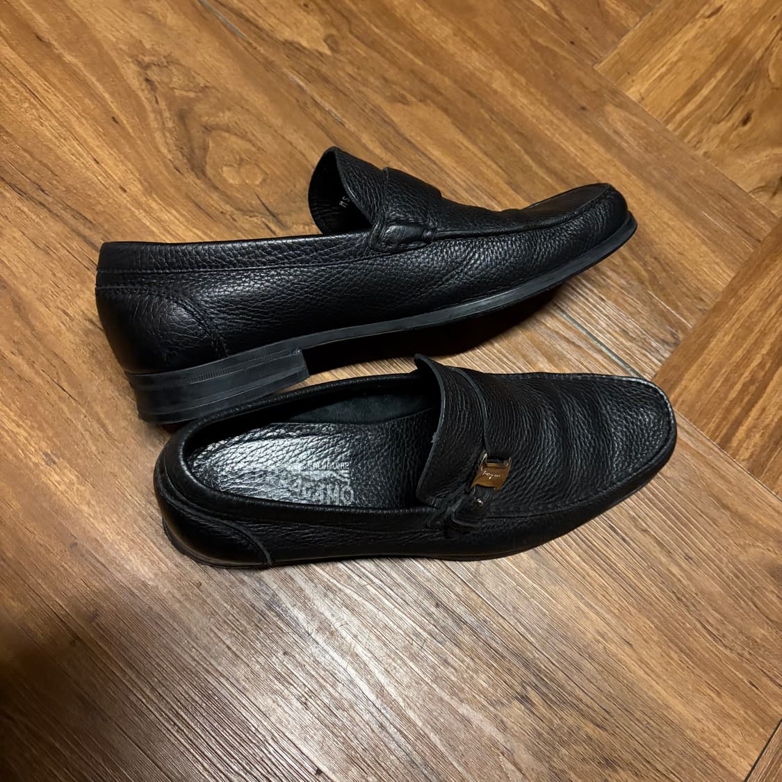 SALVATORE FERRAGAMO LEATHER LOAFER 상품이미지3