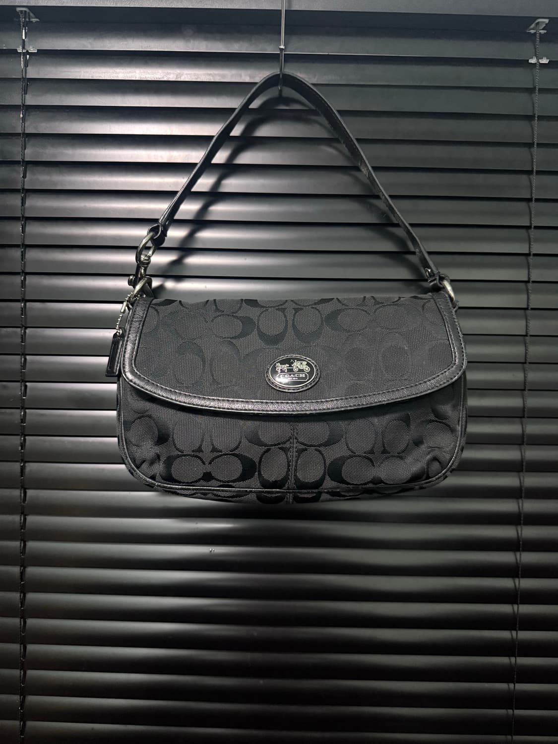 코치 캔버스 블랙 시그니처 로고 미니백 숄더백 가죽 토드백 핸드백 명품 상품이미지3