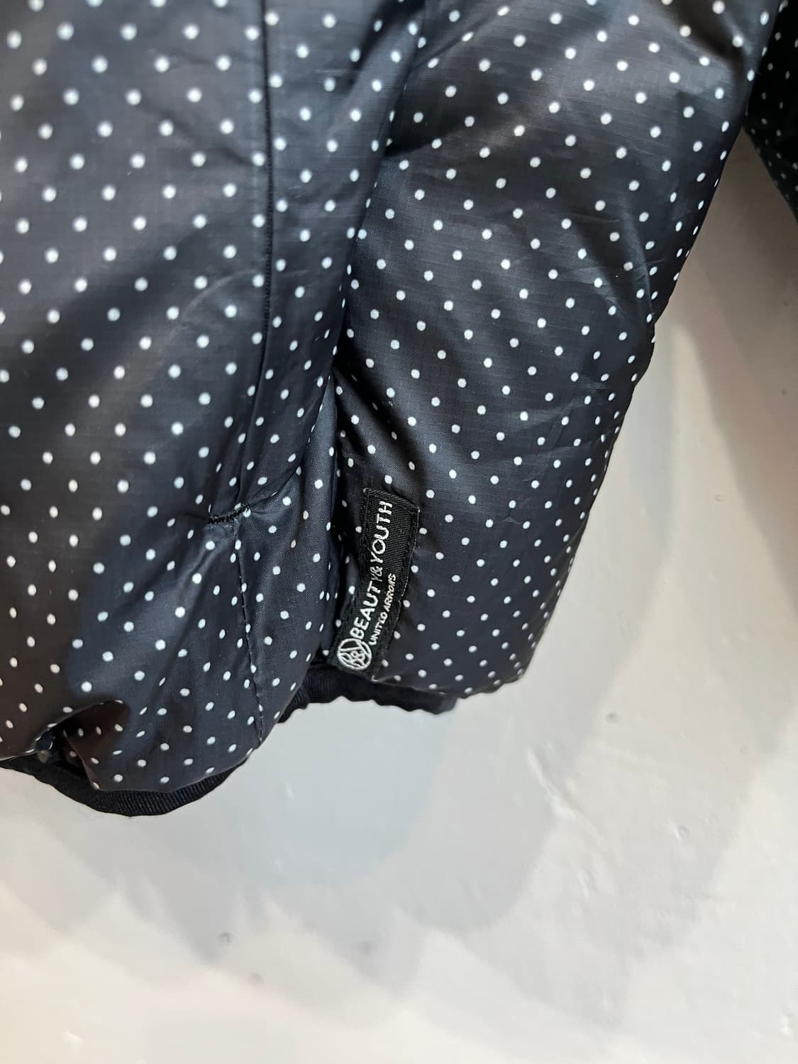 유나이티드 애로우즈 뷰티앤유스 도트 리버시블 다운 패딩 자켓 상품이미지6