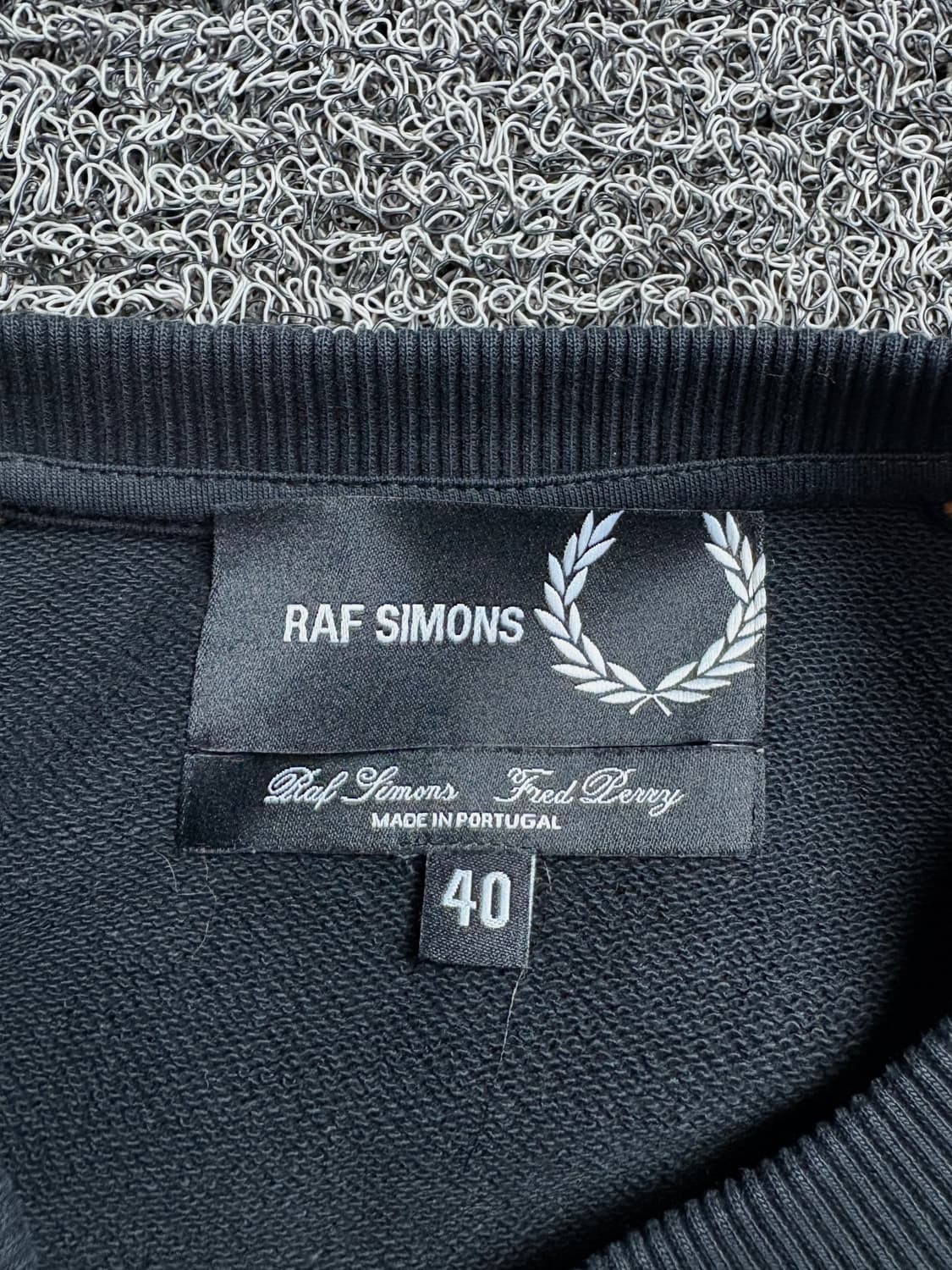 프레드페리 X 라프시몬스 포켓 크루넥 스웻 셔츠 2085 상품이미지3