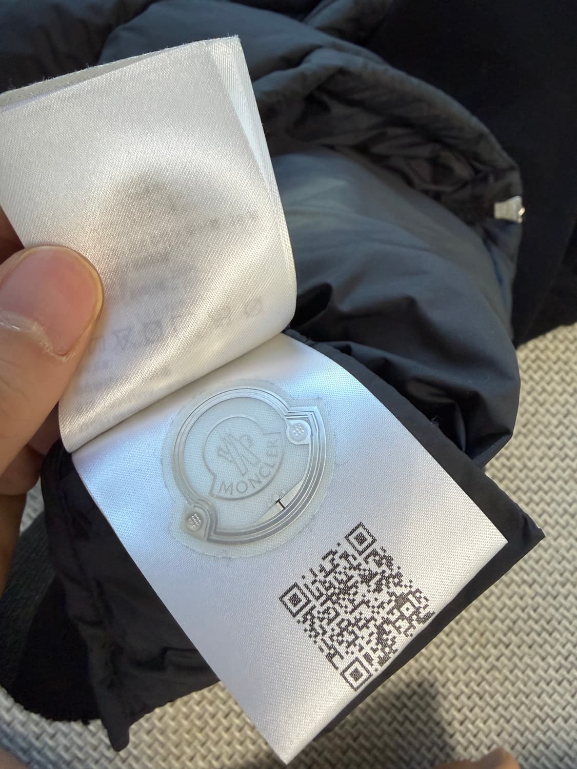 24ss/매장판 신형 몽클레어 니트패딩 블랙 L 상품이미지5