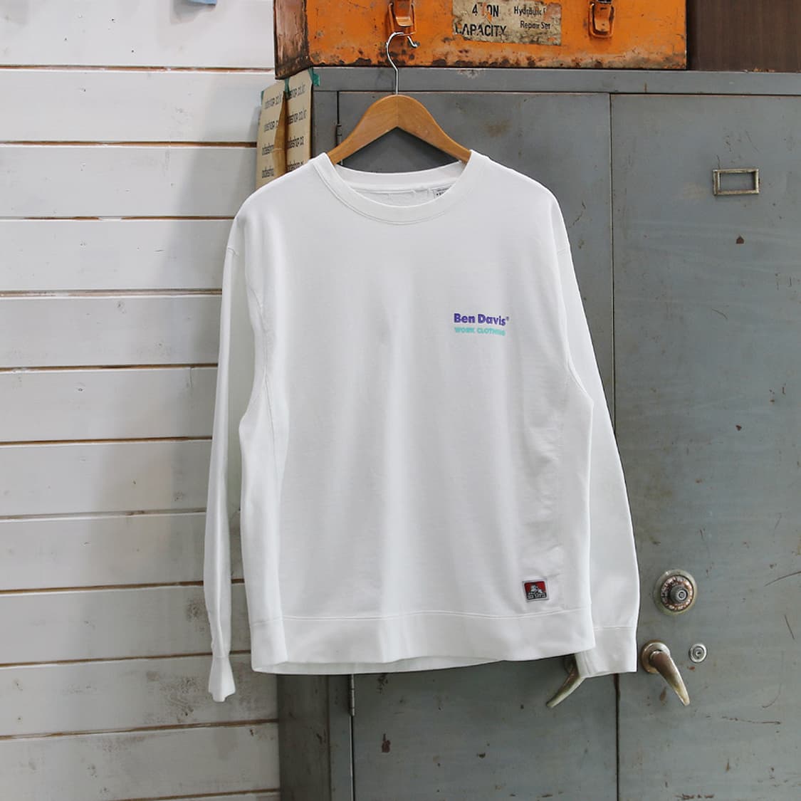 (착용컷) BEN DAVIS 프린팅 스웻 셔츠 (남성용 100) 상품이미지1