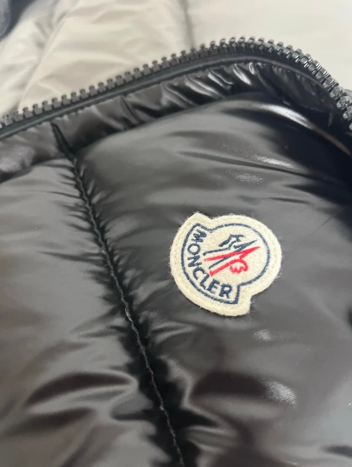 몽클레어 25F/W Bormes 후드 다운 베스트 상품이미지4