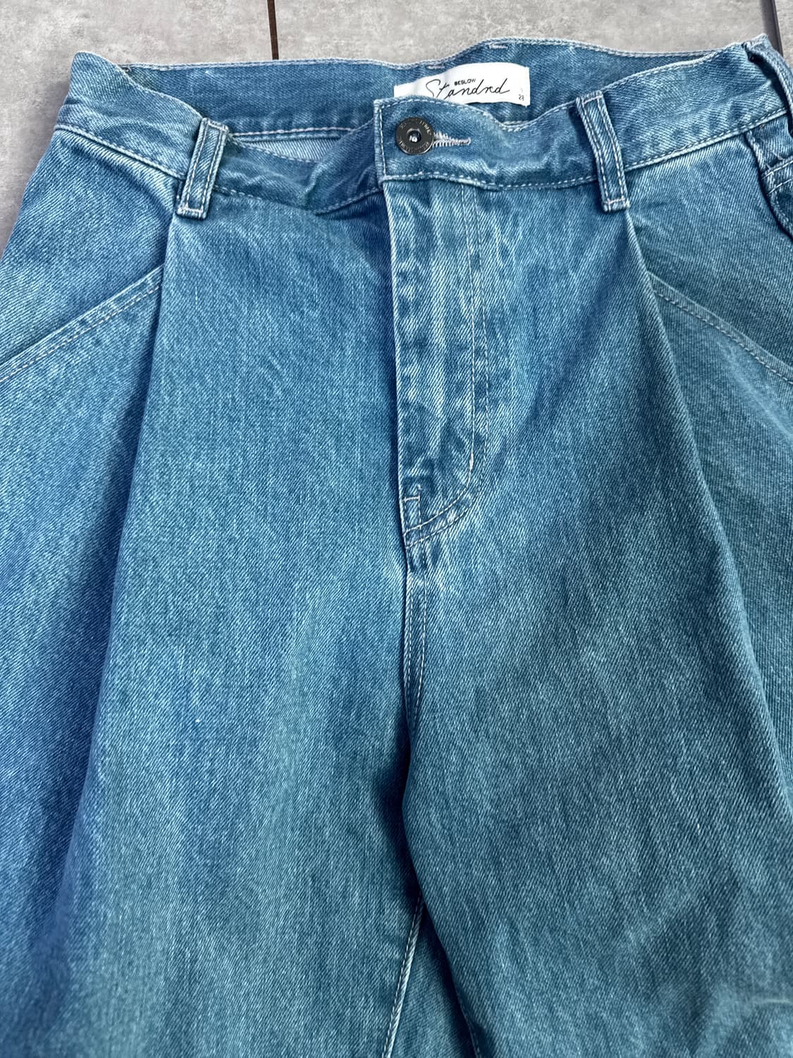 비슬로우 버뮤다 데님 28사이즈 팝니다 상품이미지2