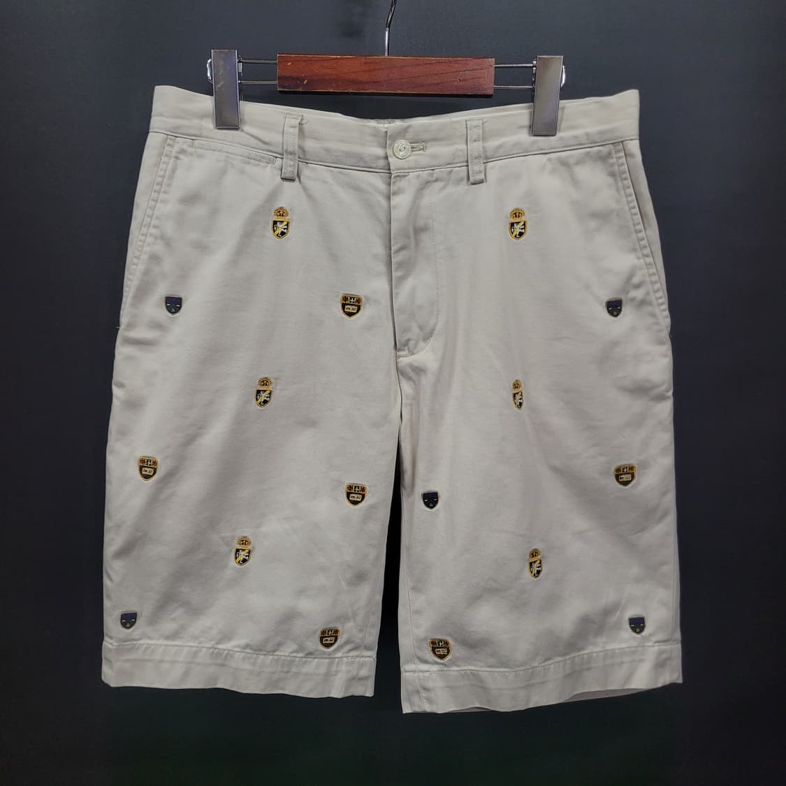 랄프로렌의 크레스트 자수 로고 치노 쇼츠팬츠 상품이미지1