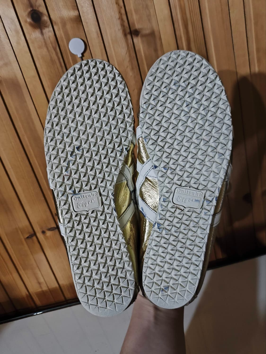 255mm 오니츠카타이거 멕시코66 골드 스니커즈 상품이미지9