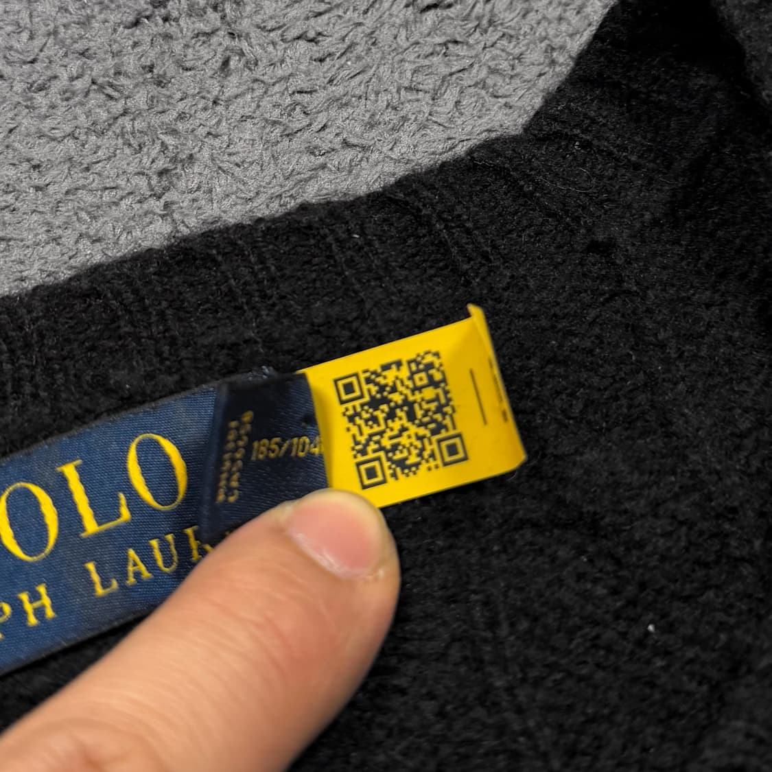 Qr 폴로 울 캐시미어 블랙 꽈배기 니트 상품이미지4