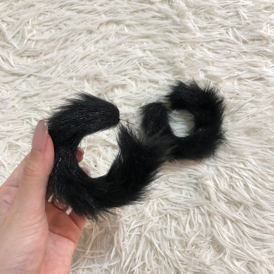 블랙 털 링 귀걸이 (미착용) 상품이미지6