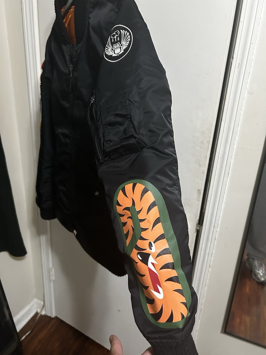 베이프 샤크 MA-1 블랙 봄버 자켓 상품이미지2