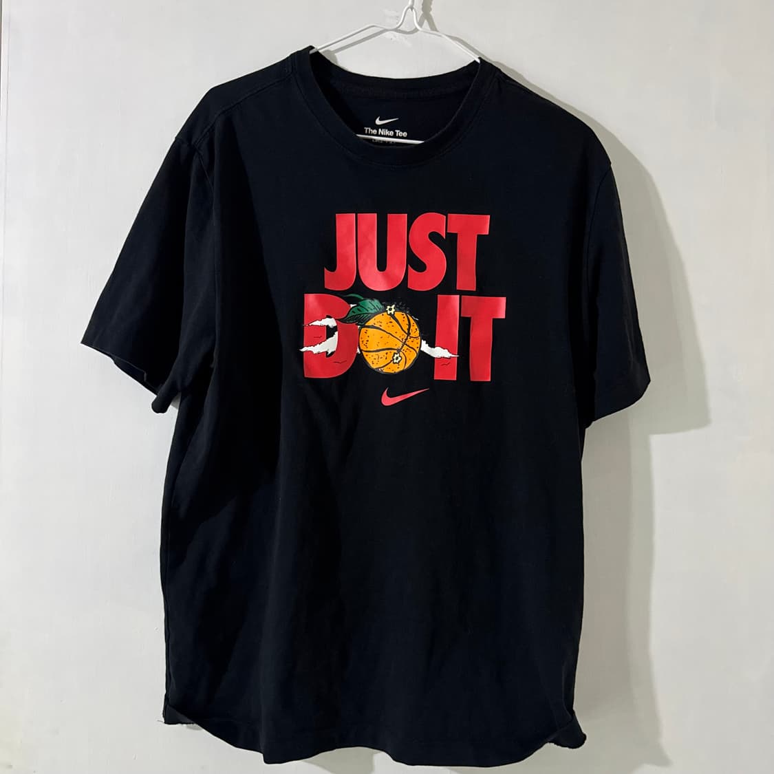 나이키 저스트두잇 스우시로고 반팔티 🖤❤️ 상품이미지3