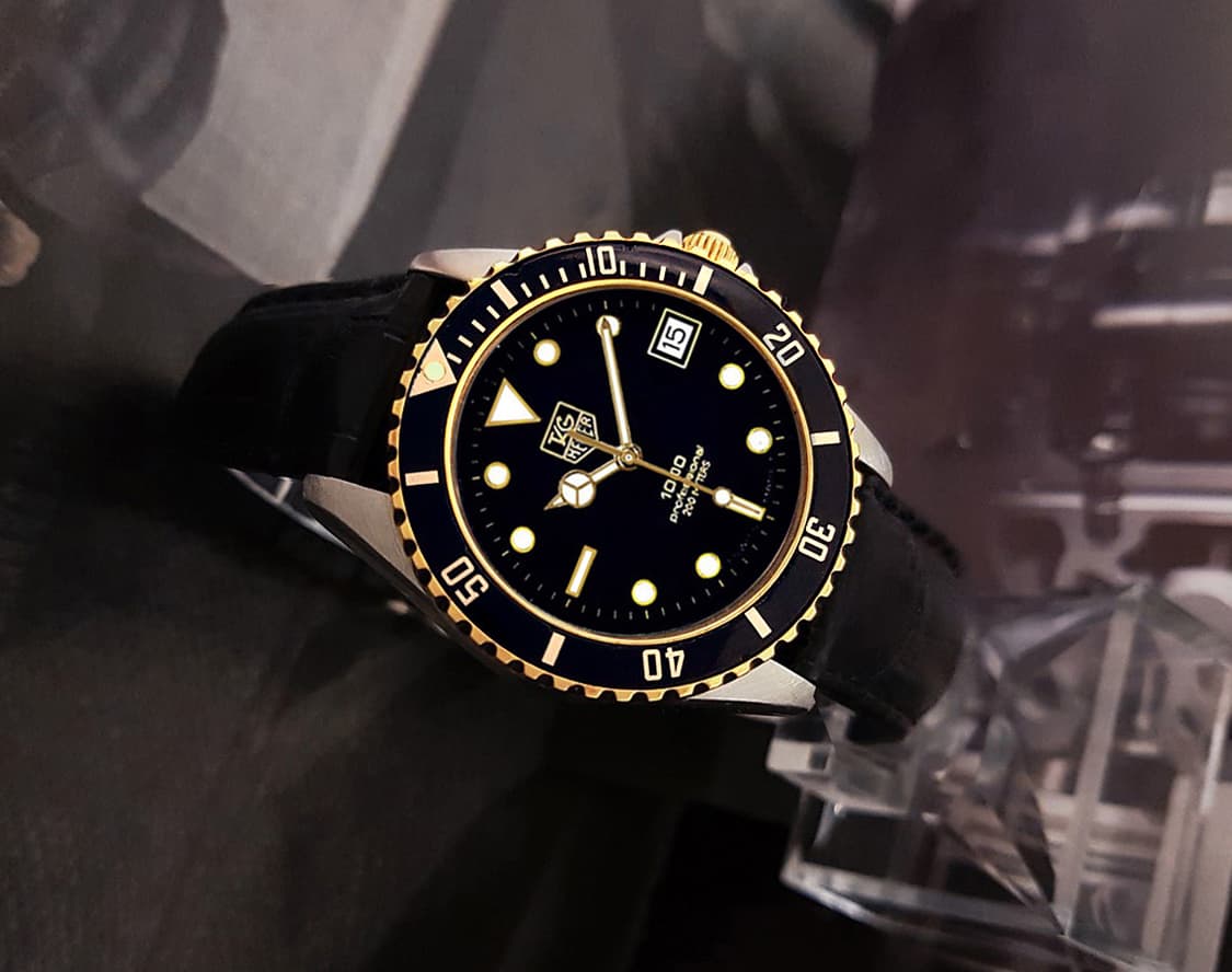 태그호이어 프로패셔널 1000 블랙판 남성 가죽 시계 상품이미지8