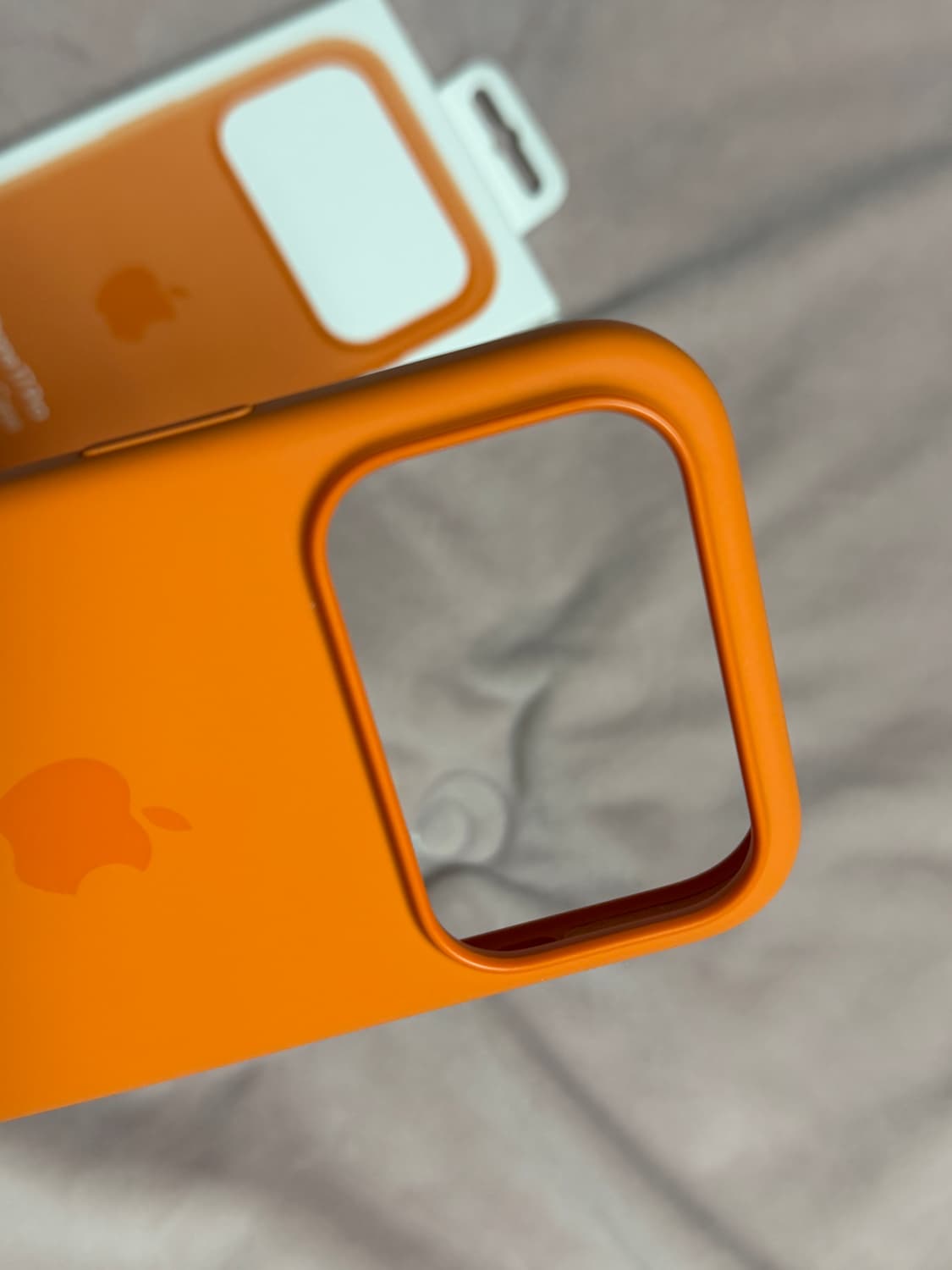 아이폰17프로 정품 실리콘케이스 오렌지 상품이미지4