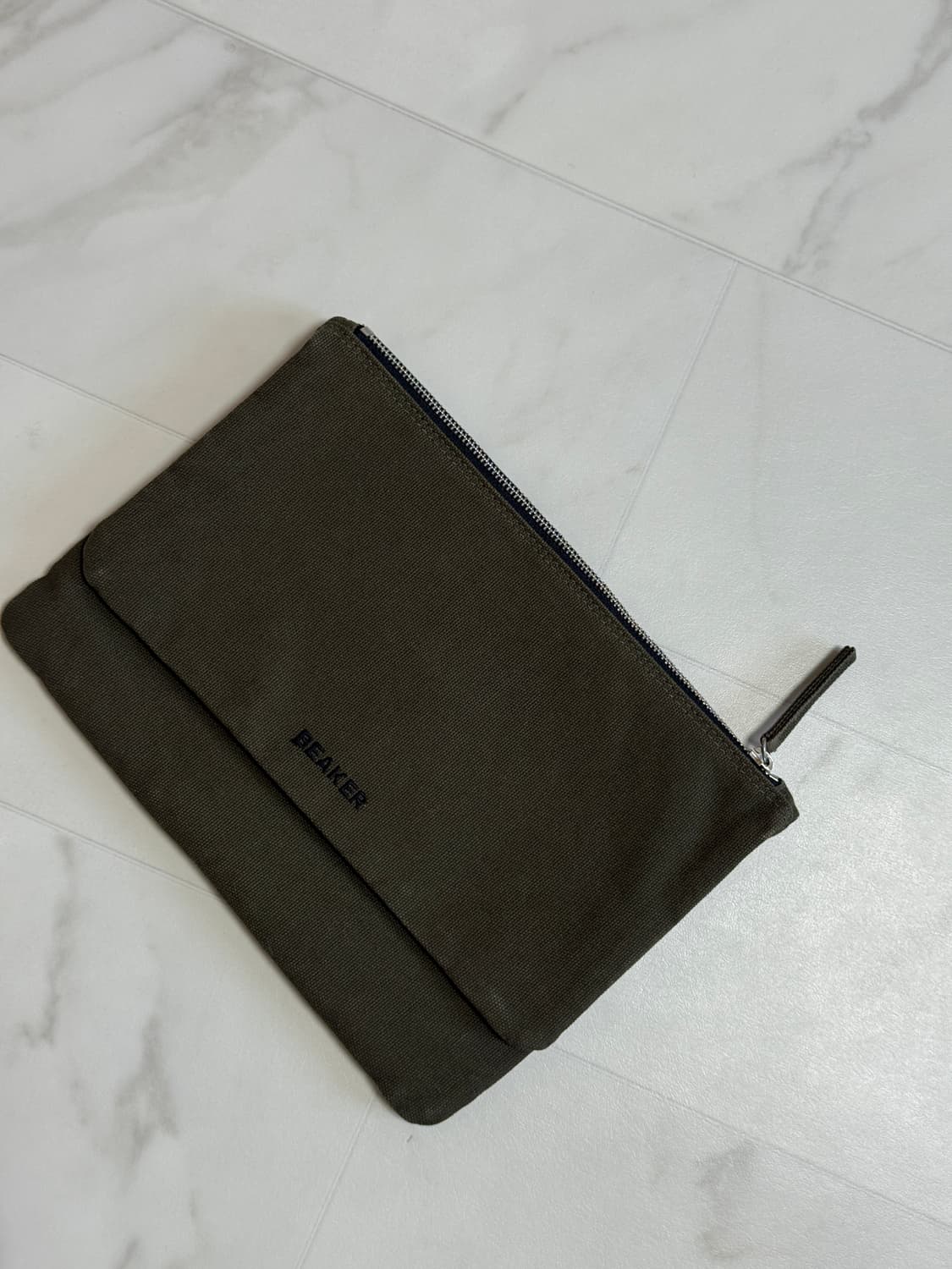 비이커 클러치백 상품이미지2