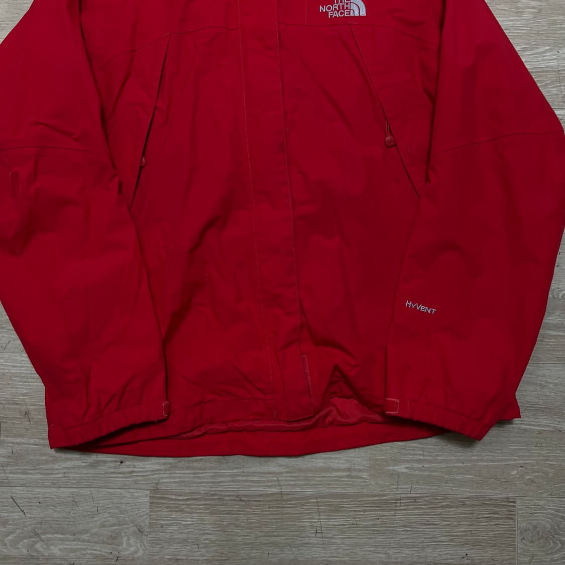 노스페이스 여성 하이벤트 로고 자수 바람막이 자켓 [레드] XL/95 상품이미지3