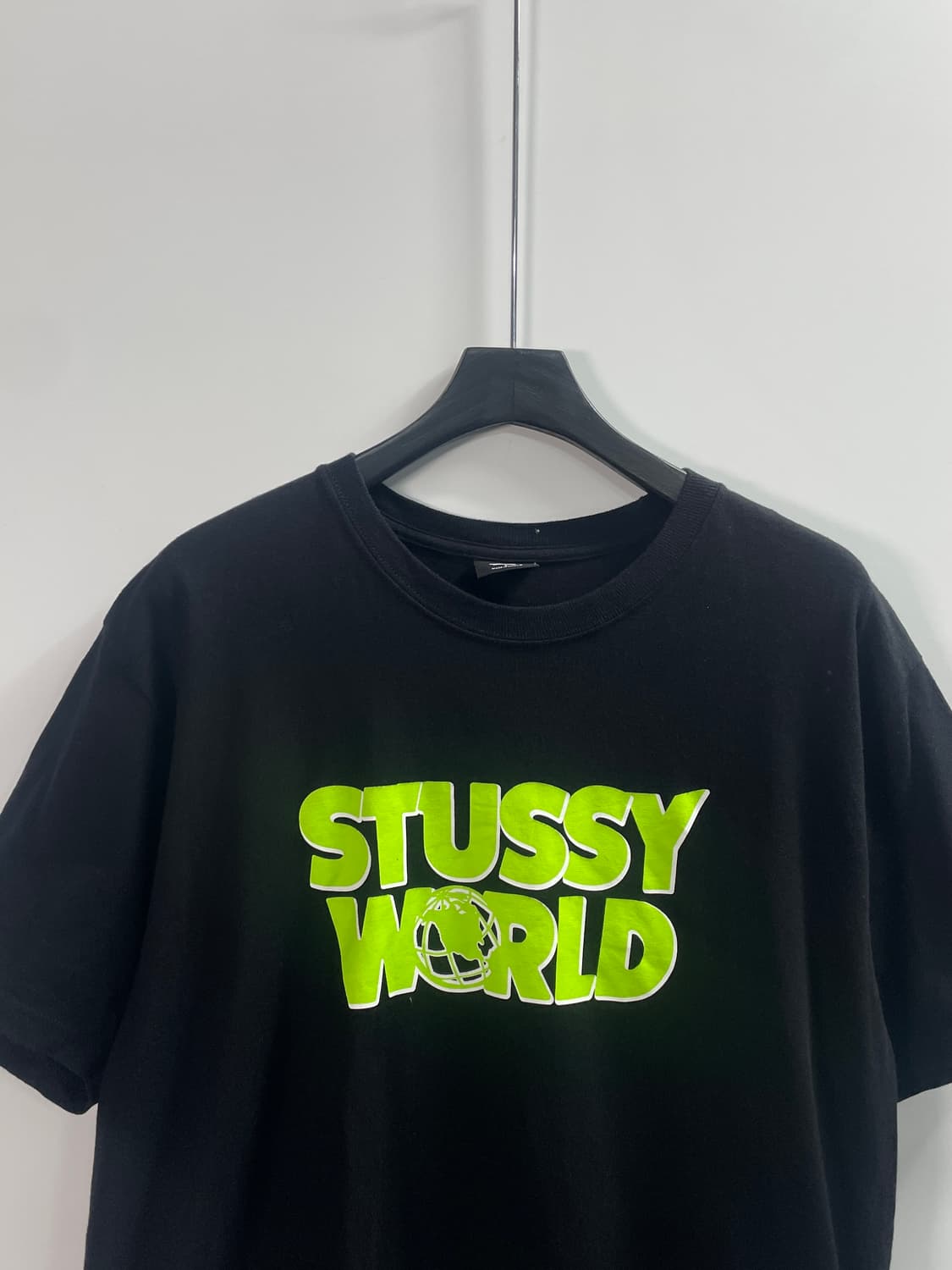 스투시 월드 로고 반팔 티셔츠 (on.608)   상품이미지2