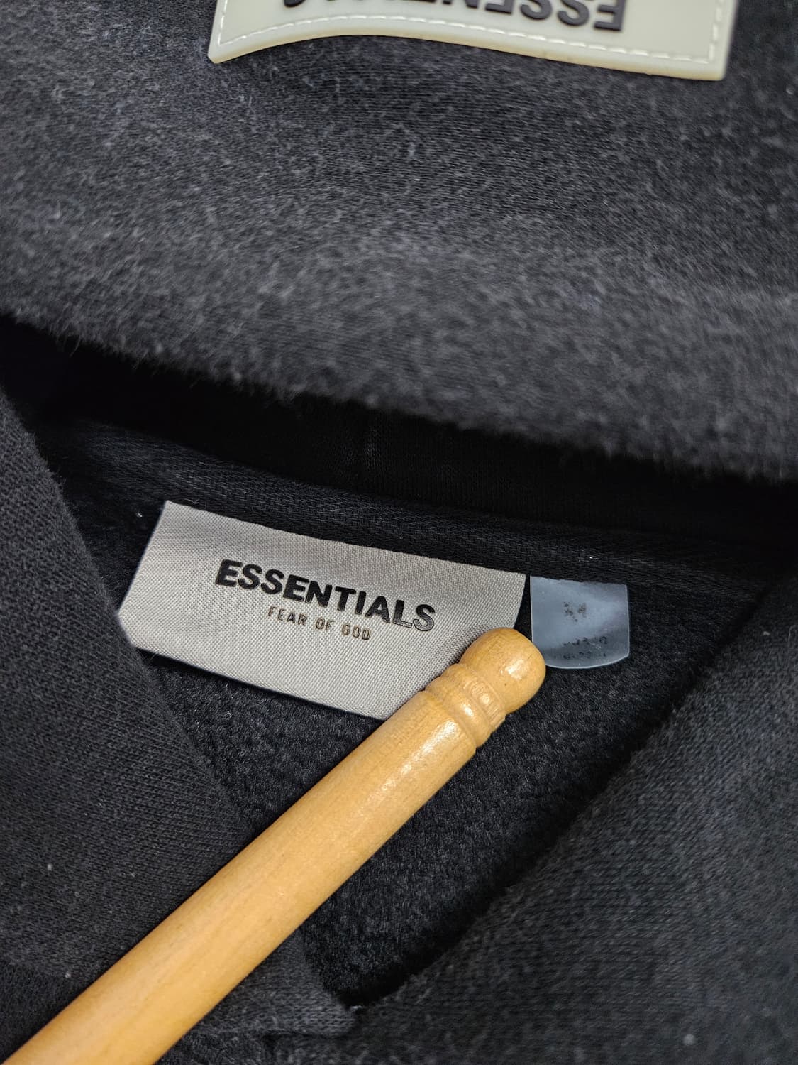 피오갓 에센션 자수 로고 후드티 블랙 상품이미지6