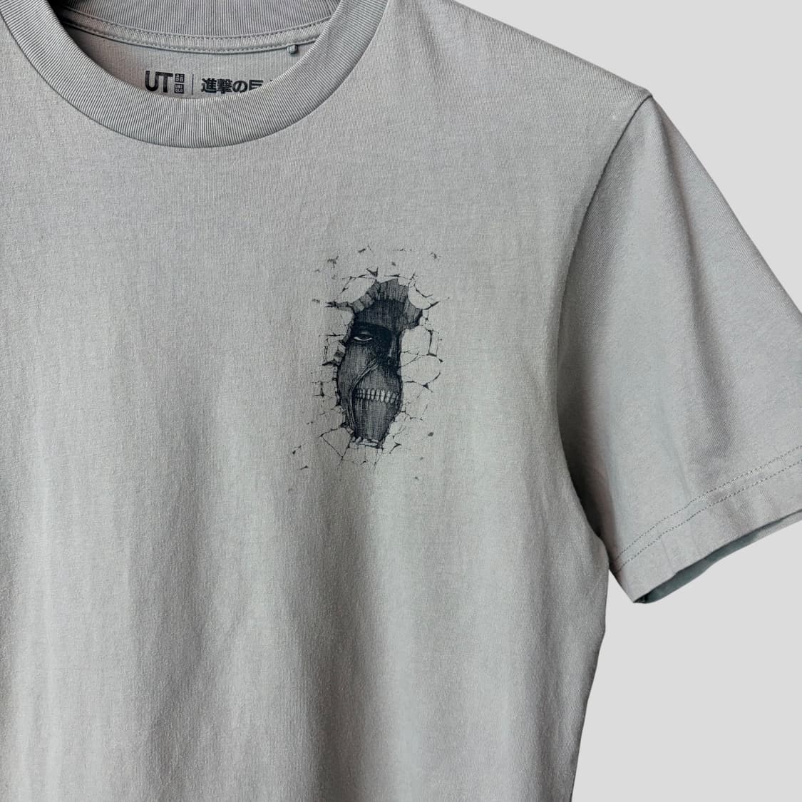 (S)유니클로 진격의 거인 반팔티셔츠 상품이미지2