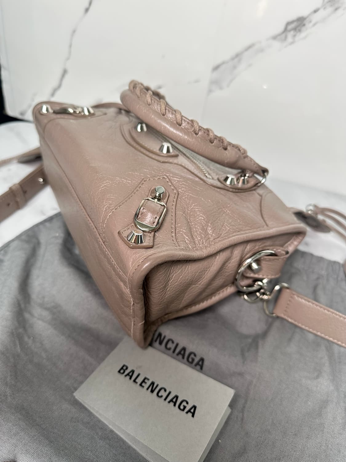 [SA급 정품] 발렌시아가 시티 모터백 미니 베이지브라운 상품이미지5