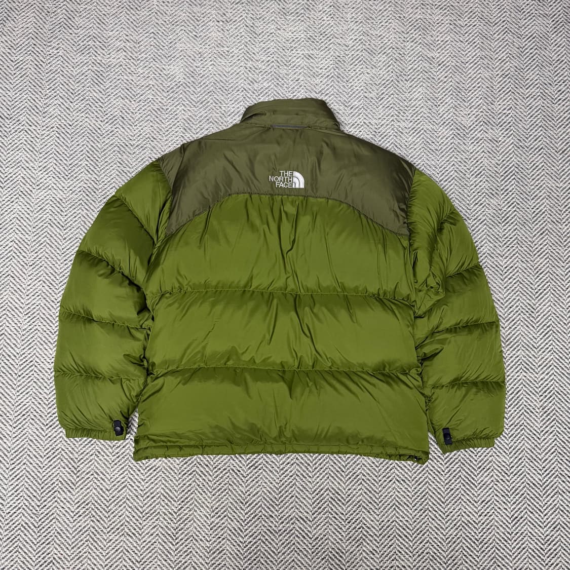 [105] 노스페이스 센터로고 무광 그린 700 눕시 패딩 상품이미지1
